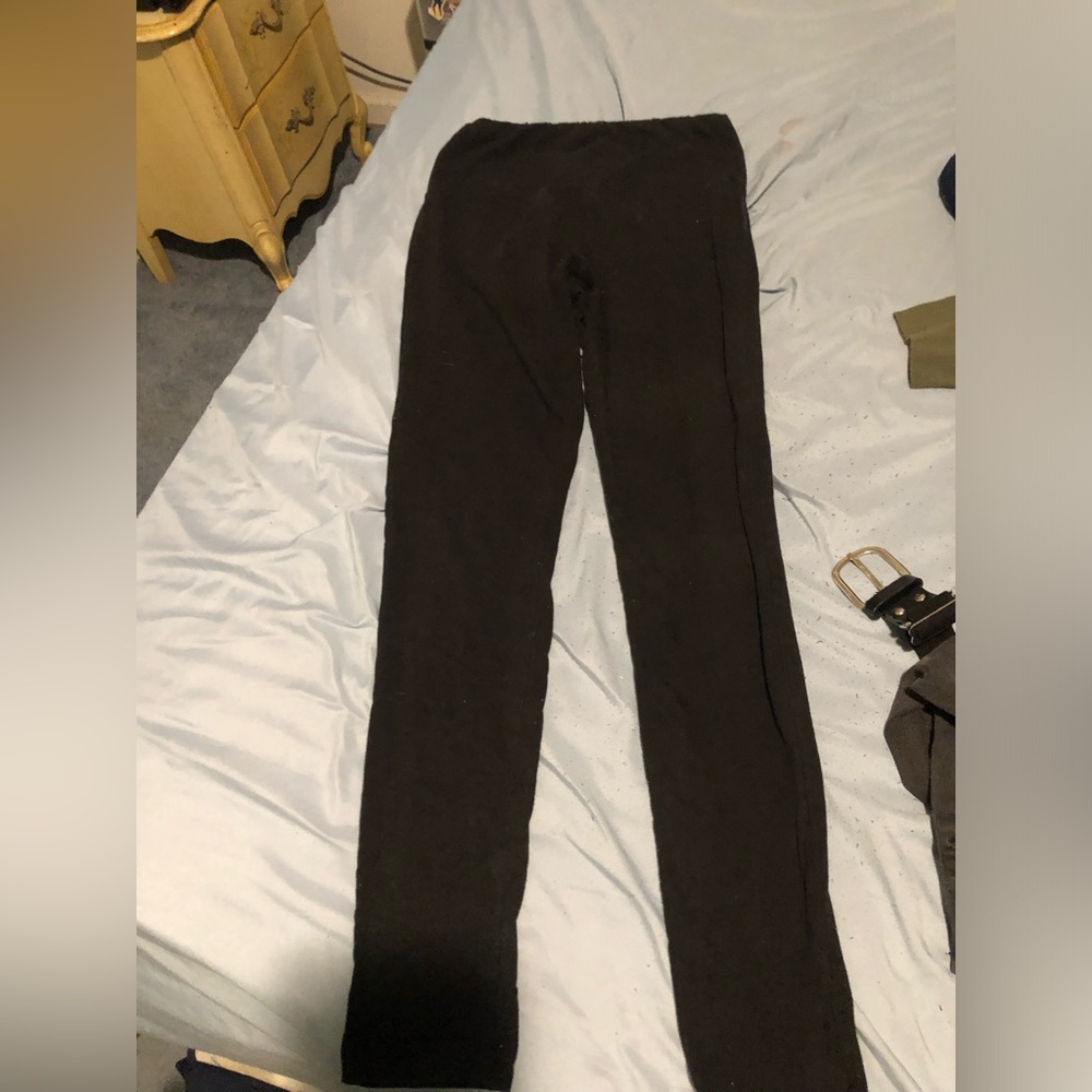 I’m selling black leggings S